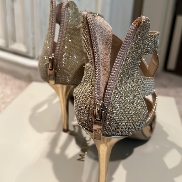 Gold sparkly detailed heels - Picture 6 of 6